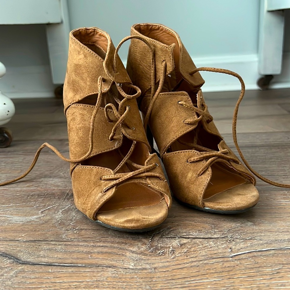 Madeline Stuart heels